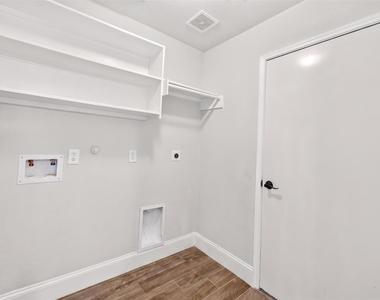 7603 Kenmark Court - Photo Thumbnail 26