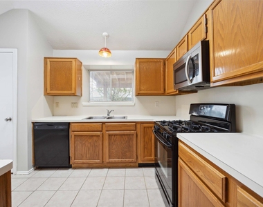 20323 Pinefield Lane - Photo Thumbnail 9