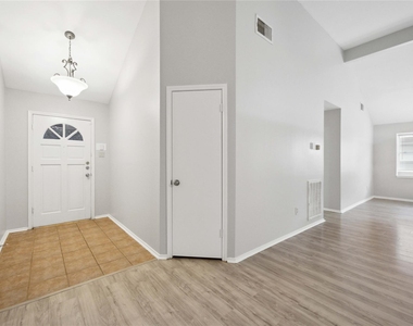 20323 Pinefield Lane - Photo Thumbnail 3