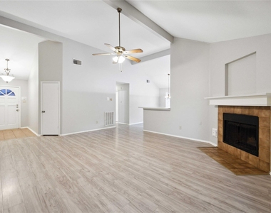 20323 Pinefield Lane - Photo Thumbnail 4