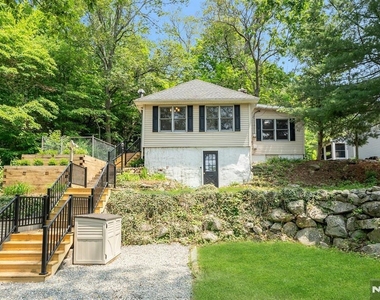 358 Lakeview - Photo Thumbnail 31