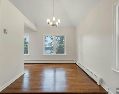 358 Lakeview - Photo Thumbnail 8