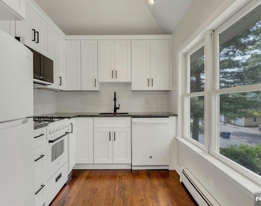 358 Lakeview - Photo Thumbnail 10