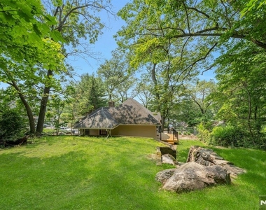 358 Lakeview - Photo Thumbnail 28