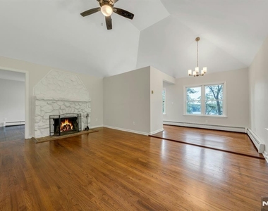 358 Lakeview - Photo Thumbnail 4