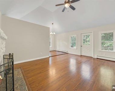 358 Lakeview - Photo Thumbnail 7
