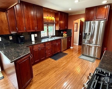 598 Cleveland - Photo Thumbnail 1
