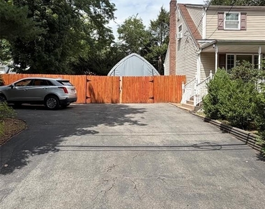 598 Cleveland - Photo Thumbnail 21