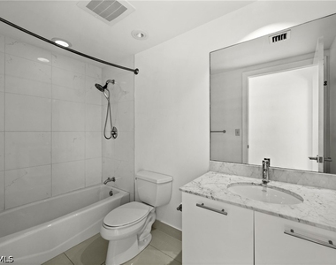 3000 Oasis Grand Boulevard - Photo Thumbnail 22