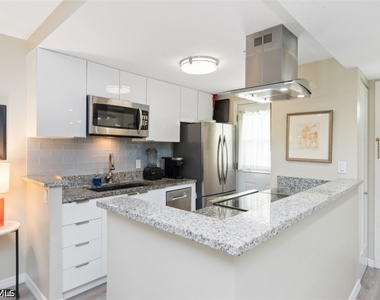 1021 3rd Street S - Photo Thumbnail 4