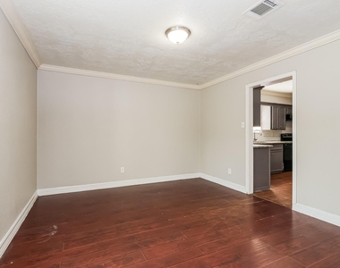 10122 Woodhollow Drive - Photo Thumbnail 9