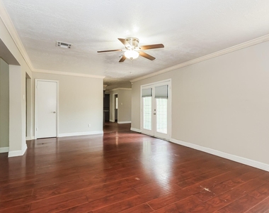 10122 Woodhollow Drive - Photo Thumbnail 4