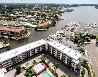 807 River Point Drive - Photo Thumbnail 1