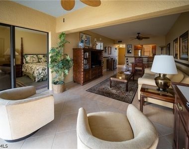 807 River Point Drive - Photo Thumbnail 7