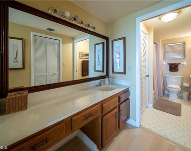 807 River Point Drive - Photo Thumbnail 10