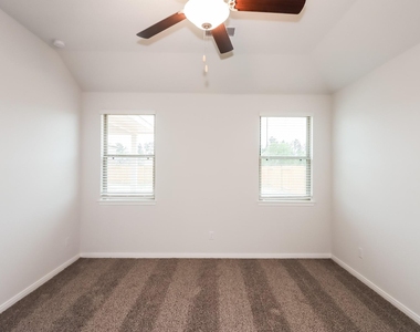 26020 Babe Ruth Drive - Photo Thumbnail 6