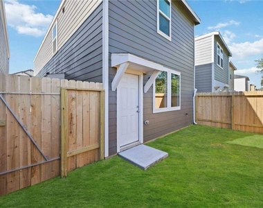 5930 Manning Oaks Street - Photo Thumbnail 13