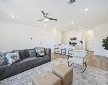 5930 Manning Oaks Street - Photo Thumbnail 4