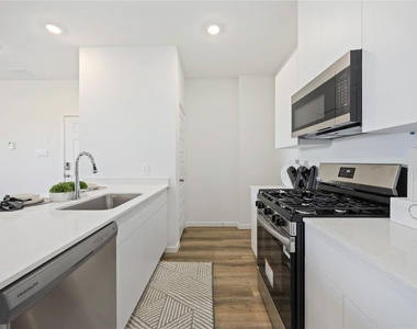 5930 Manning Oaks Street - Photo Thumbnail 5