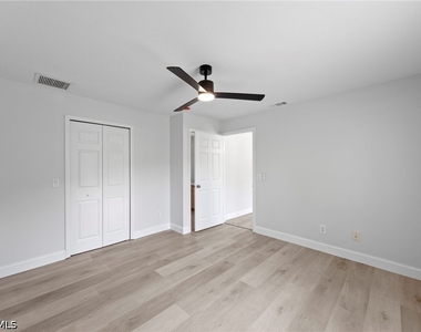 2022 Nw 9th Terrace - Photo Thumbnail 15