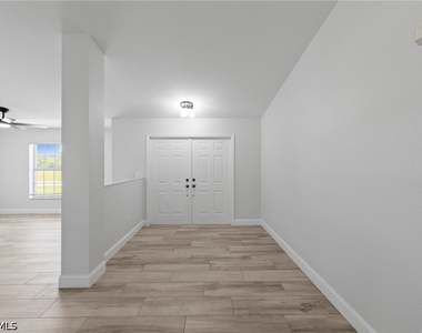 2022 Nw 9th Terrace - Photo Thumbnail 2