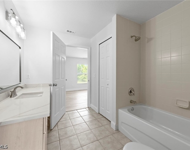 2022 Nw 9th Terrace - Photo Thumbnail 16