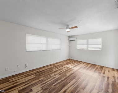 1211 Se 34th Street - Photo Thumbnail 15