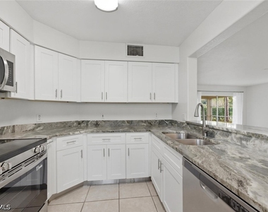 9570 Crescent Garden Drive - Photo Thumbnail 13