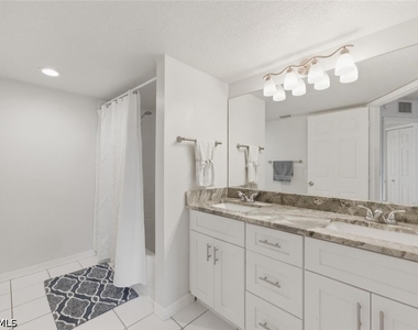 9570 Crescent Garden Drive - Photo Thumbnail 4