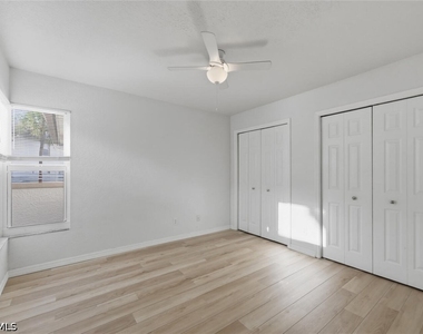 9570 Crescent Garden Drive - Photo Thumbnail 5