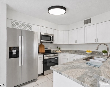 9570 Crescent Garden Drive - Photo Thumbnail 21