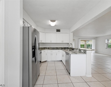 9570 Crescent Garden Drive - Photo Thumbnail 16