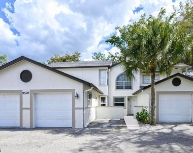 9570 Crescent Garden Drive - Photo Thumbnail 2