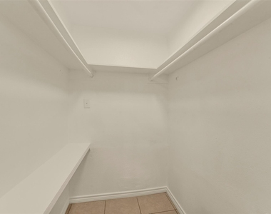 18147 Dinner Creek Drive - Photo Thumbnail 13