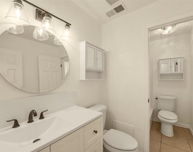 18147 Dinner Creek Drive - Photo Thumbnail 15