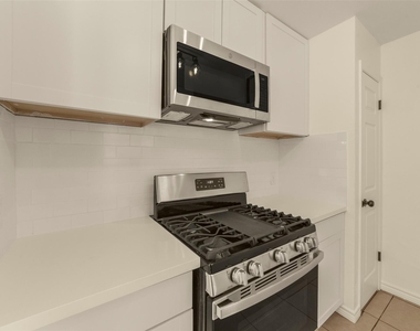 18147 Dinner Creek Drive - Photo Thumbnail 26