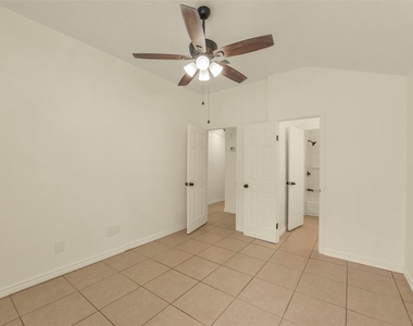 18147 Dinner Creek Drive - Photo Thumbnail 12