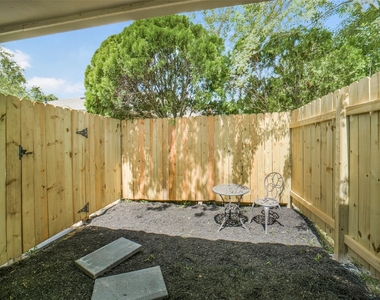 18147 Dinner Creek Drive - Photo Thumbnail 4
