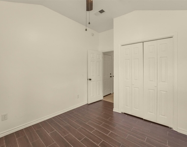 18147 Dinner Creek Drive - Photo Thumbnail 19