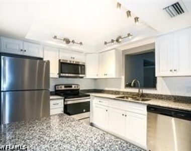 1806 Sw 28th Terrace - Photo Thumbnail 11