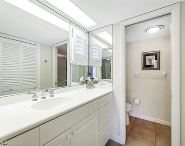 2216 Gulf Shore Boulevard N - Photo Thumbnail 11