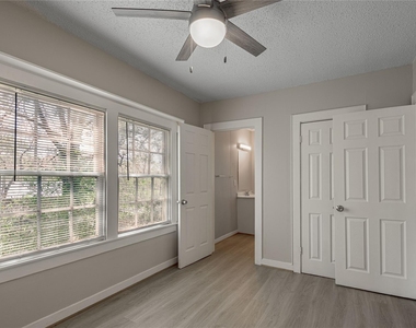 811 Sam Houston Avenue - Photo Thumbnail 8