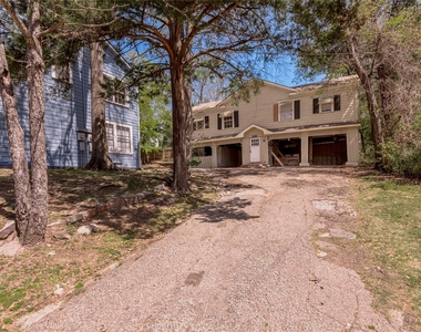 811 Sam Houston Avenue - Photo Thumbnail 16