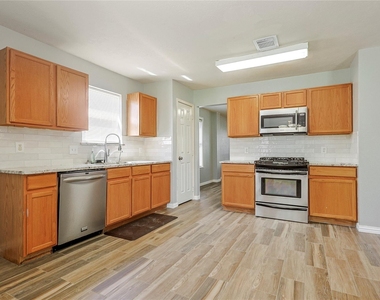3202 Starbridge Park Lane - Photo Thumbnail 8