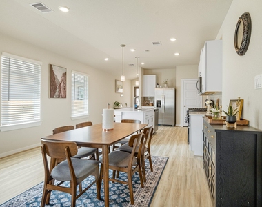 312 Willow Sage Ct - Photo Thumbnail 10