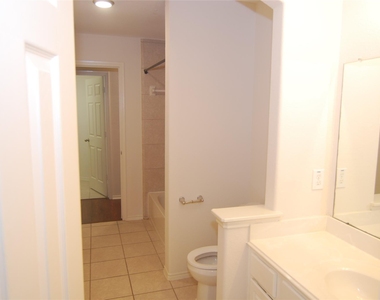 2834 Lockeridge Pines Drive - Photo Thumbnail 8