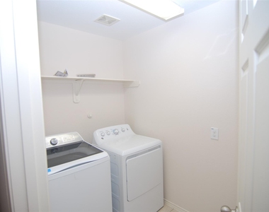 2834 Lockeridge Pines Drive - Photo Thumbnail 16