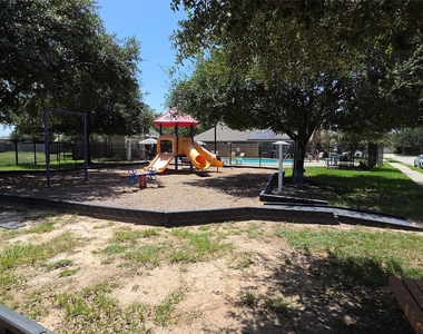 2834 Lockeridge Pines Drive - Photo Thumbnail 25