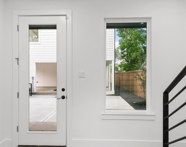 7208 Weyburn Street - Photo Thumbnail 7
