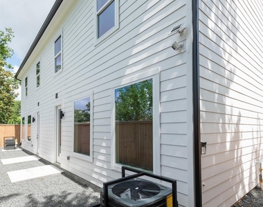 7208 Weyburn Street - Photo Thumbnail 16
